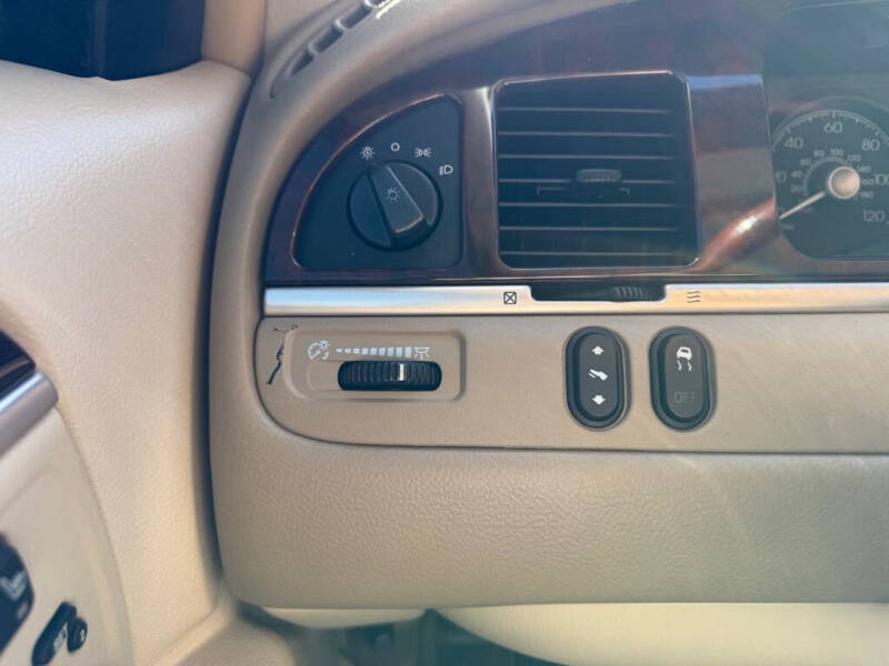 2008 Lincoln Town Car Signature Limited