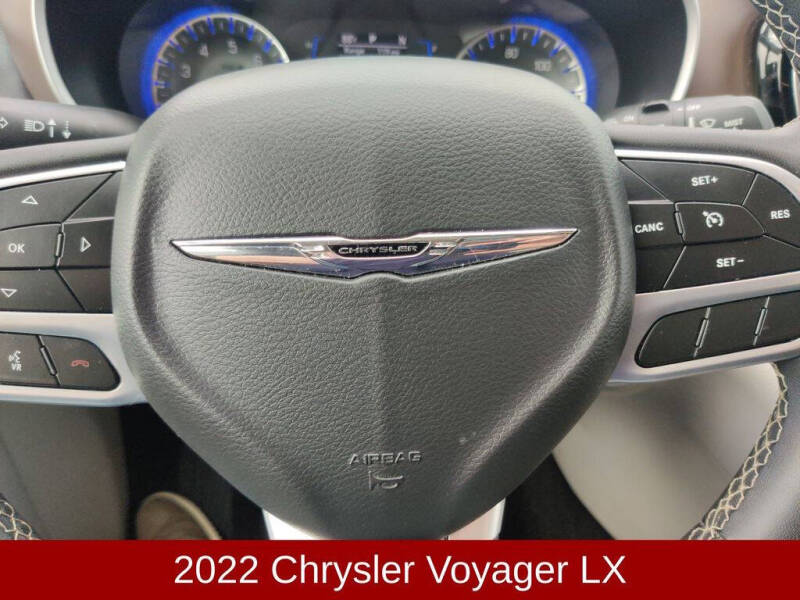 2022 Chrysler Voyager LX