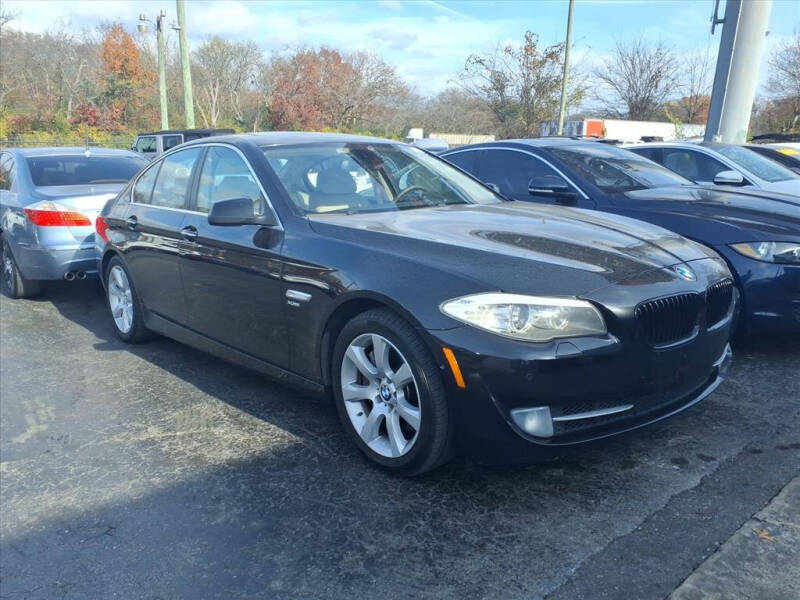 2012 BMW 5 Series 550i's photo