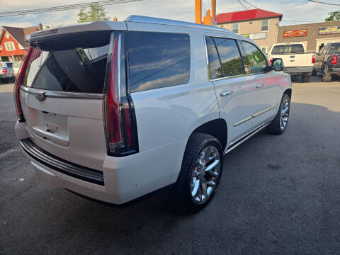 2017 Cadillac Escalade Platinum