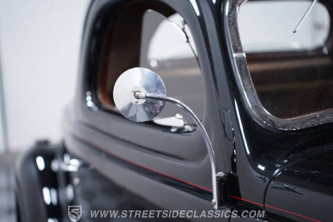 1936 Ford Deluxe