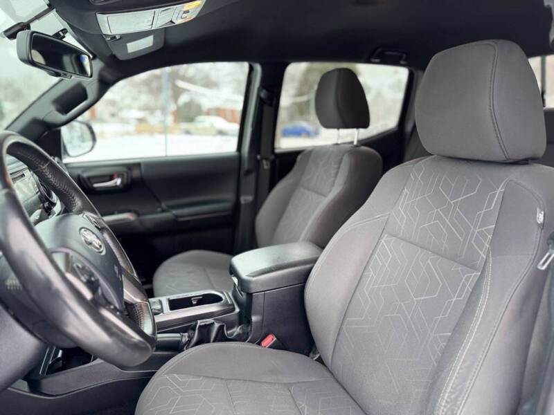 2017 Toyota Tacoma SR V6