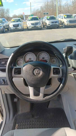 2011 Volkswagen Routan S