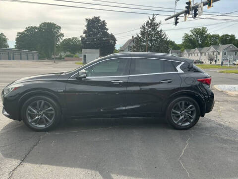 2019 Infiniti QX30 Essential