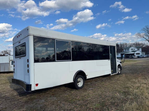 2017 Ford E-Series E-450 SD