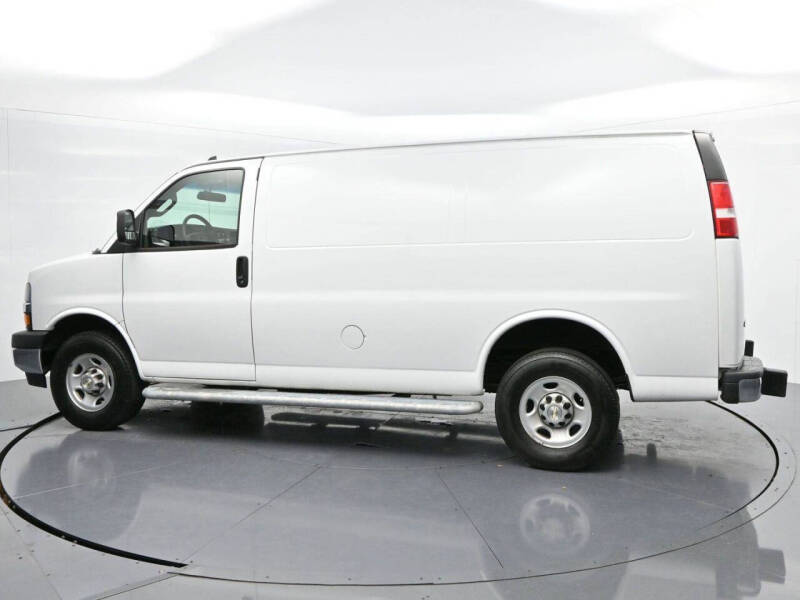 2022 Chevrolet Express 2500