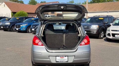2012 Nissan Versa 1.8 S