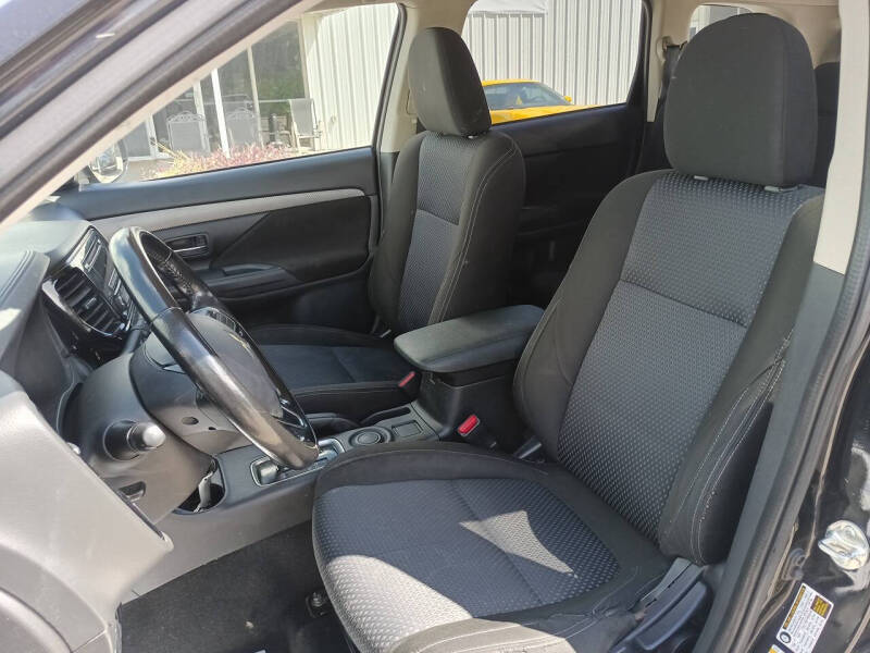 2016 Mitsubishi Outlander ES