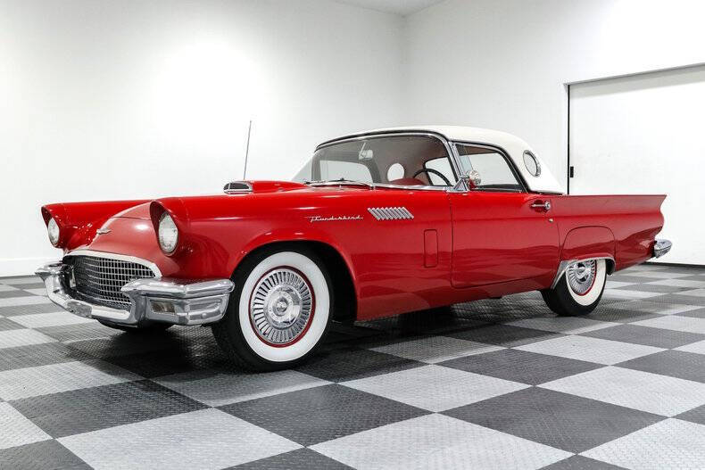 1957 Ford Thunderbird
