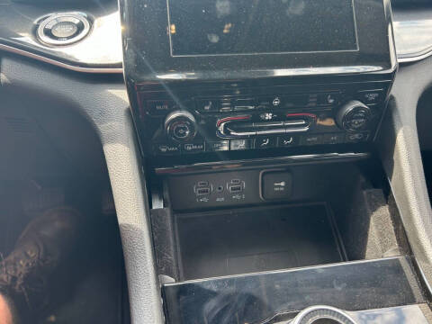 2022 Jeep Grand Cherokee L Laredo