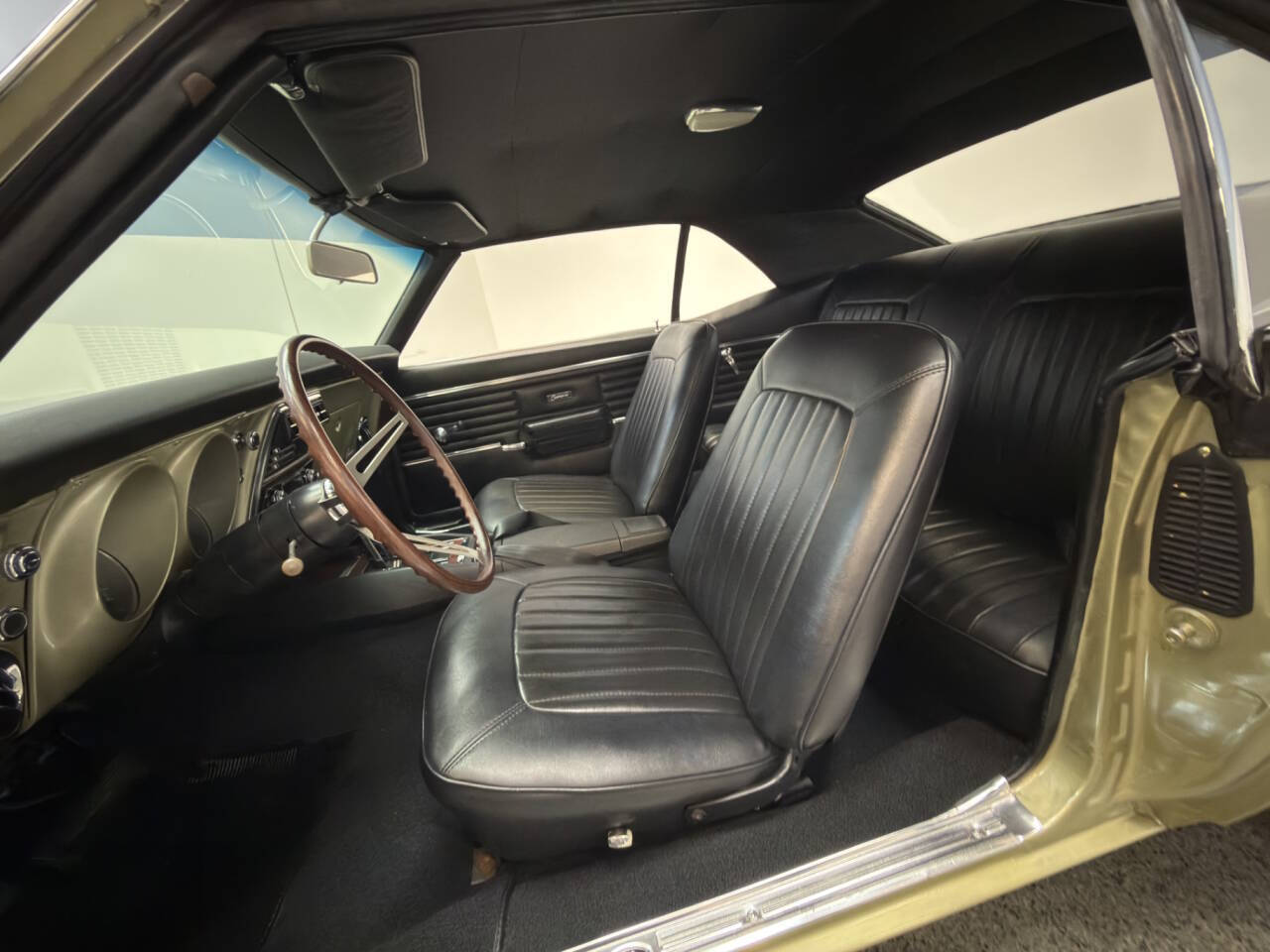 1968 Chevrolet Camaro 13