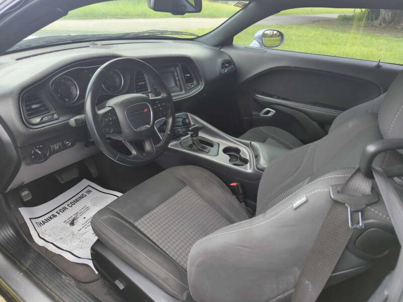 2017 Dodge Challenger SXT