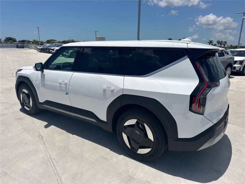 2026 Kia EV9 Light