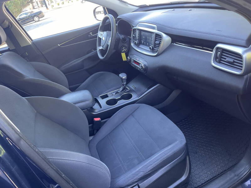 2019 Kia Sorento LX V6