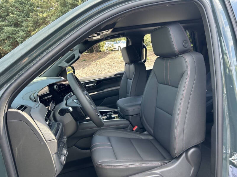 2025 Chevrolet Tahoe RST