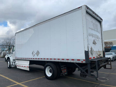 2012 Freightliner M2 106