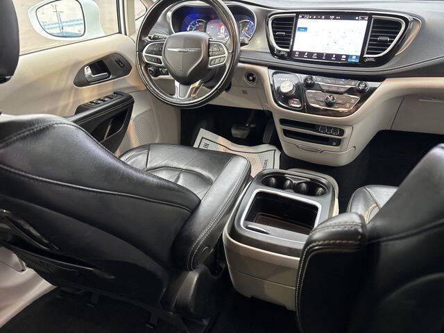 2022 Chrysler Pacifica Hybrid Touring L