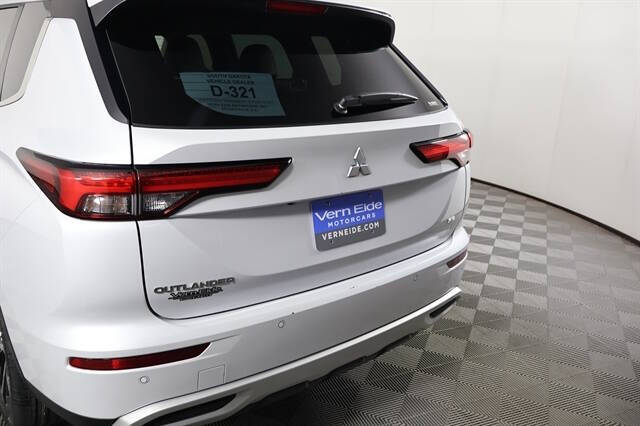 2023 Mitsubishi Outlander SE