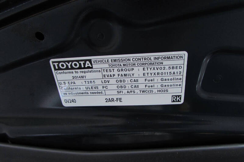 2014 Toyota Camry SE photo 14