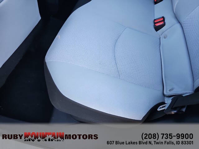 2019 Toyota Prius LE