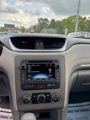 2017 Chevrolet Traverse LS