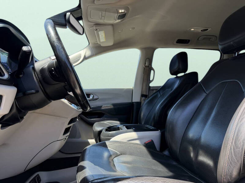 2020 Chrysler Pacifica Touring L