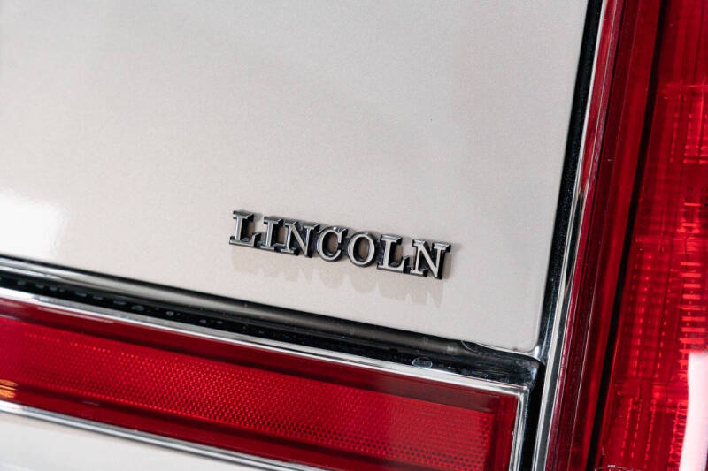 1990 Lincoln Mark VII Bill Blass