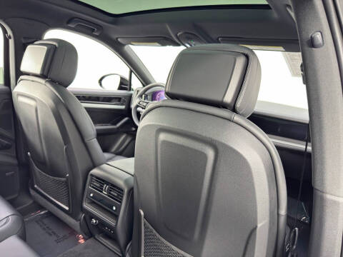 2024 Porsche Cayenne Coupe