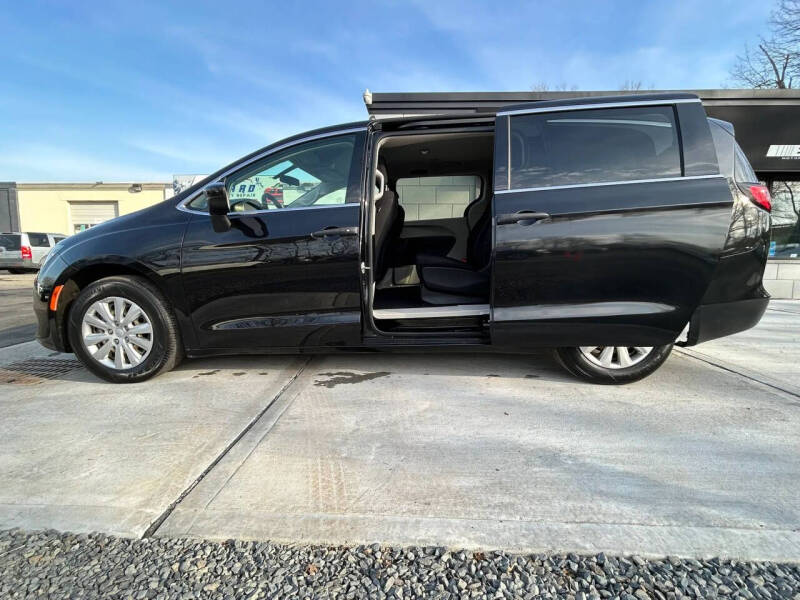 2021 Chrysler Voyager L