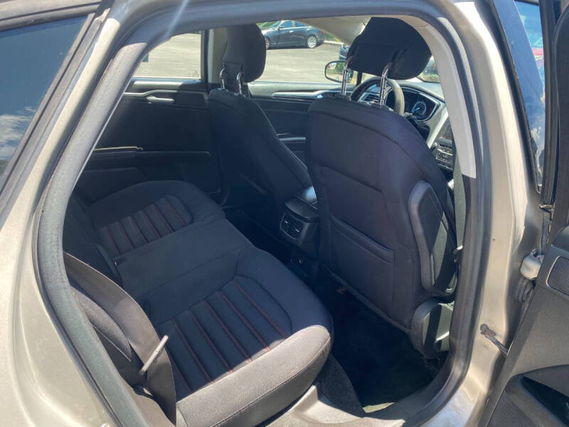 2015 Ford Fusion SE