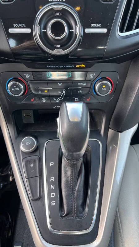 2017 Ford Focus Titanium