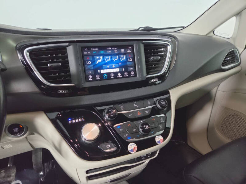 2020 Chrysler Pacifica Touring L