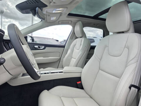 2026 Volvo XC60 B5 Ultra