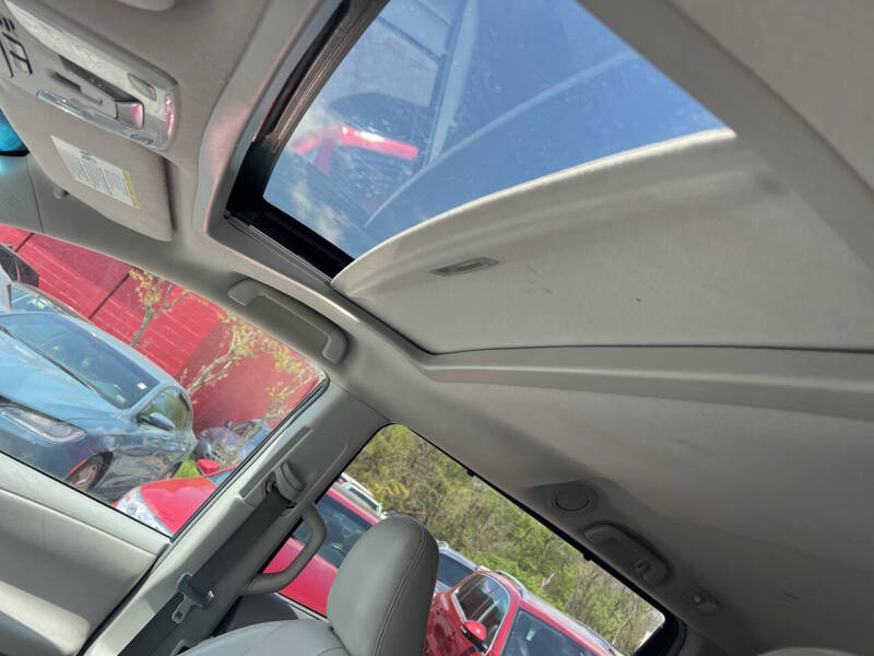 2011 Toyota Sienna XLE 8-Passenger