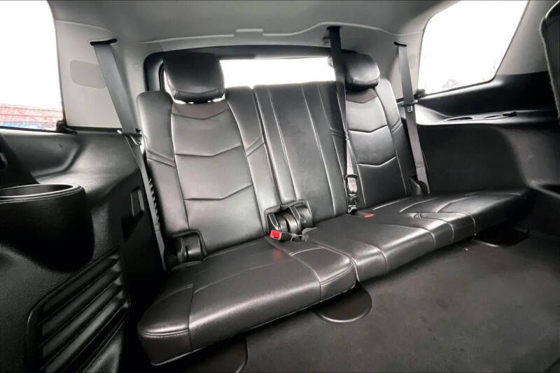 2018 Cadillac Escalade Luxury