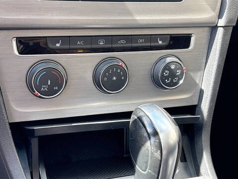 2015 Volkswagen Golf TSI S