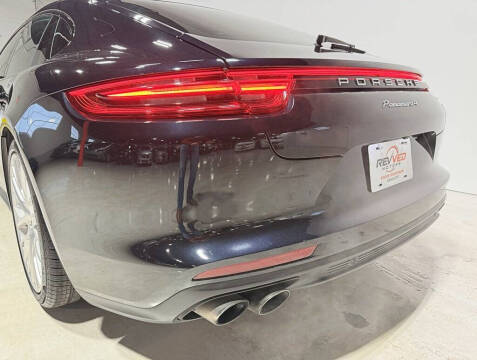 2018 Porsche Panamera 4