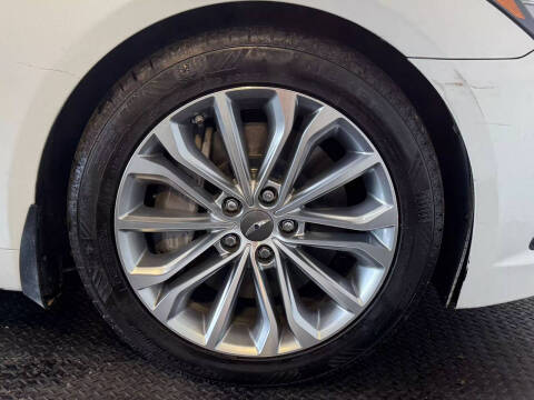 2015 Hyundai Genesis