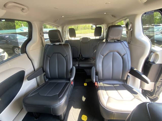 2024 Chrysler Pacifica Touring L
