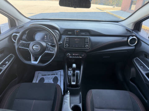 2021 Nissan Versa SR