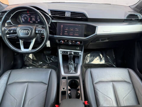 2020 Audi Q3 quattro Premium 45 TFSI