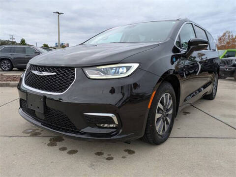 2024 Chrysler Pacifica Plug-In Hybrid Select
