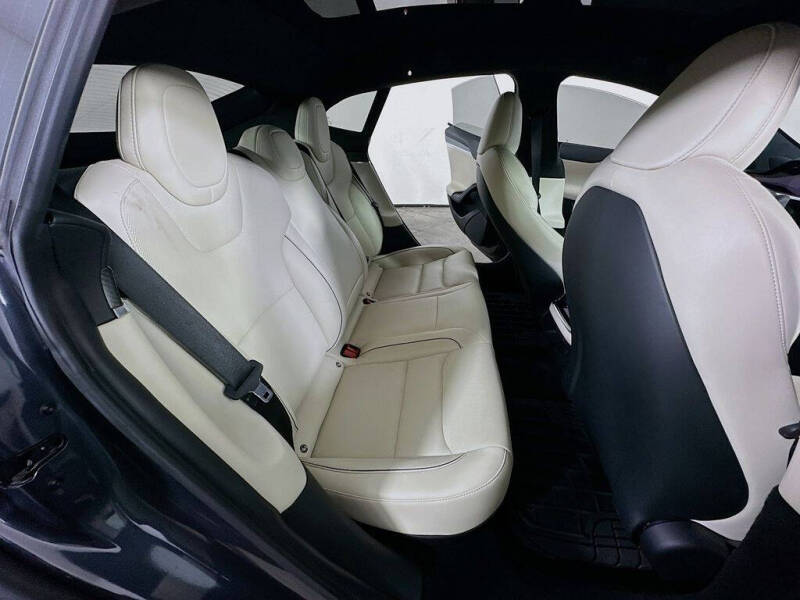 2023 Tesla Model S Plaid