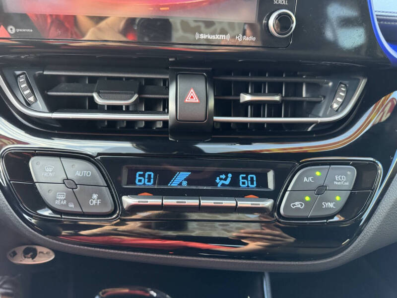 2022 Toyota C-HR XLE