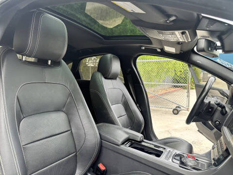 2016 Jaguar XF R-Sport