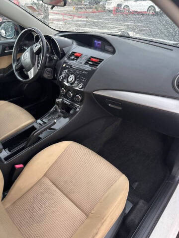 2013 Mazda MAZDA3 i Touring
