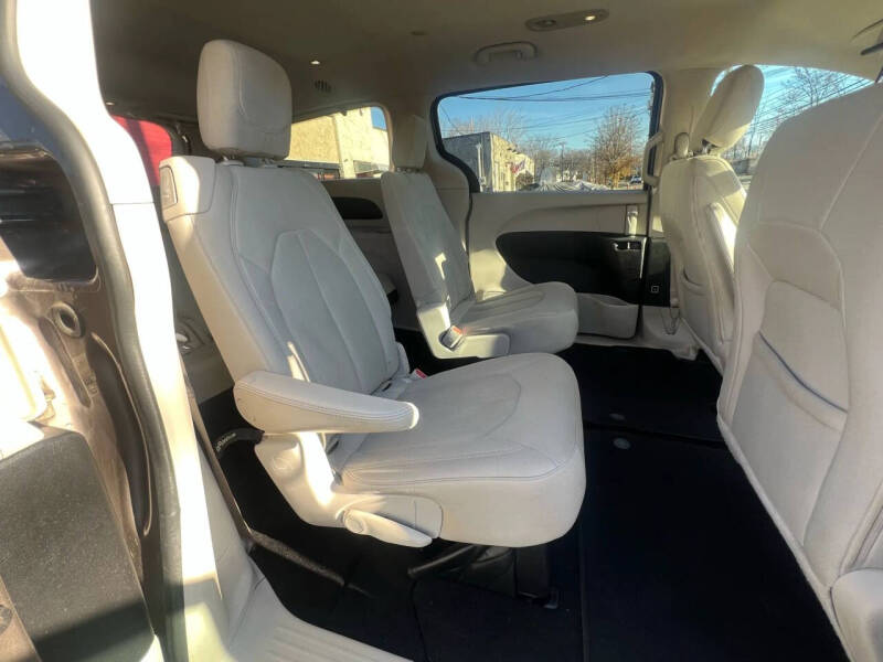 2017 Chrysler Pacifica Touring