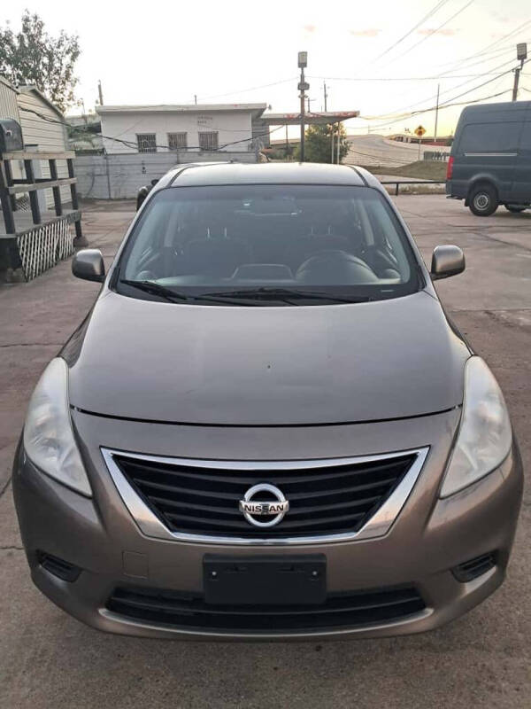 2014 Nissan Versa 1.6 SV