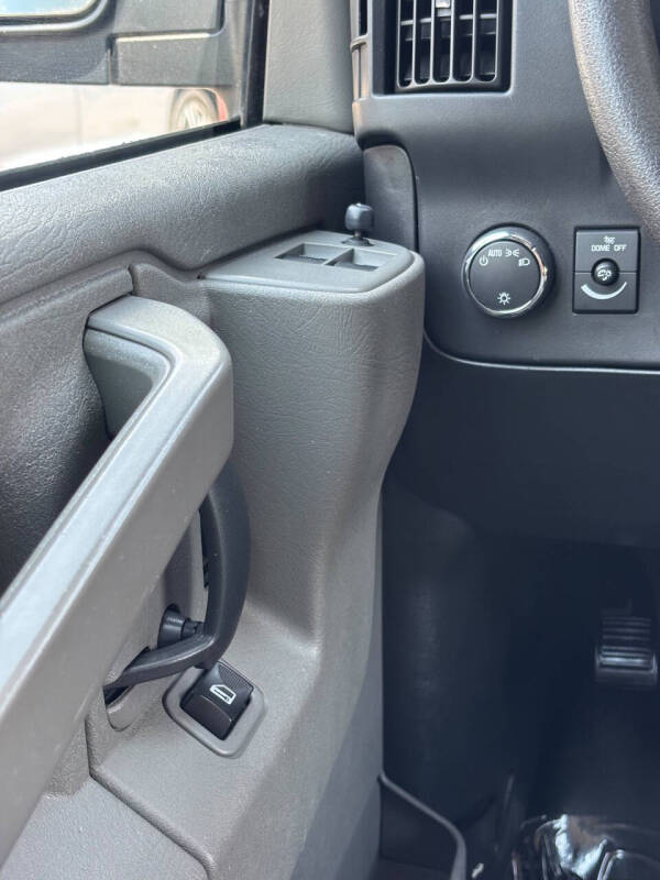 2017 Chevrolet Express LS 3500