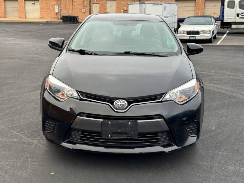 2016 Toyota Corolla LE photo 2